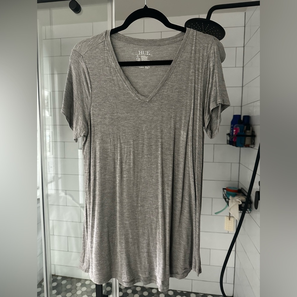 HUE Heather Gray Short Sleeve V-Neck Top